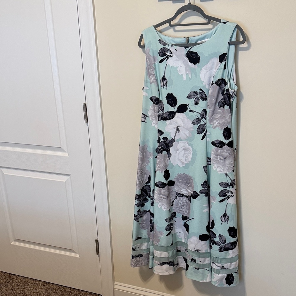Calvin Klein Women’s Floral Print Illusion-Hem Midi Dress / Size 14 / Mint Green